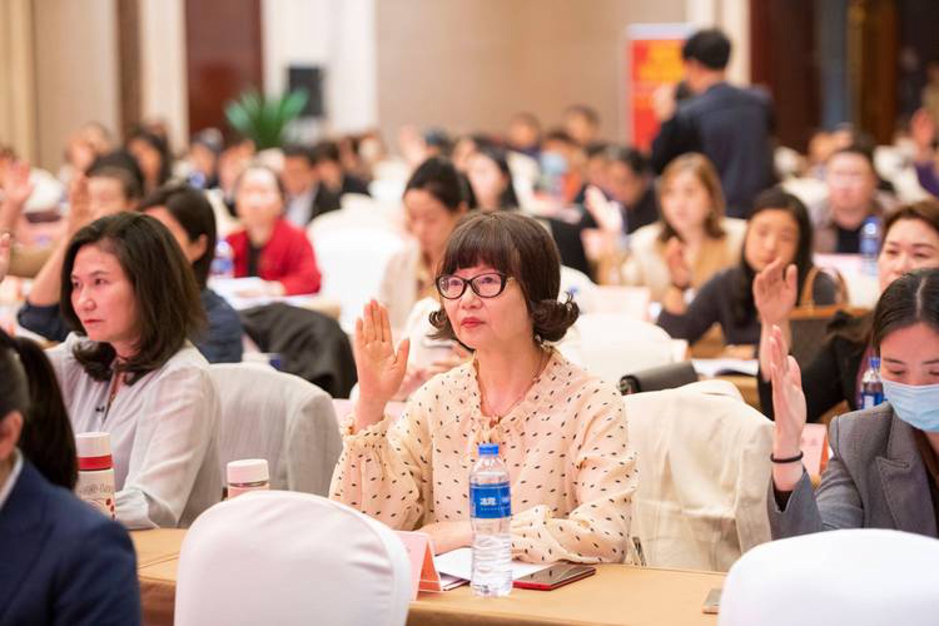 启缘婚介